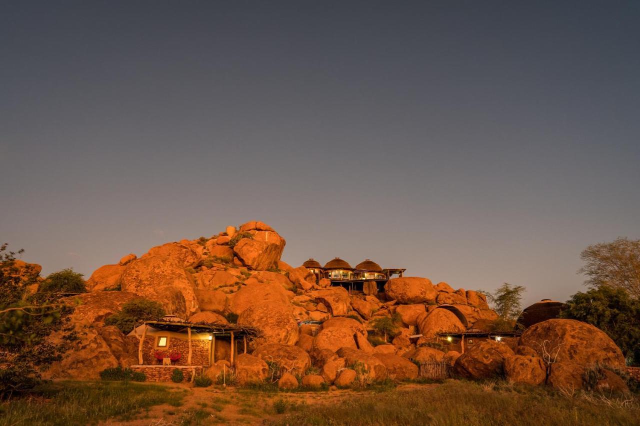 Camp Kipwe Hotel Twyfelfontein Exterior photo