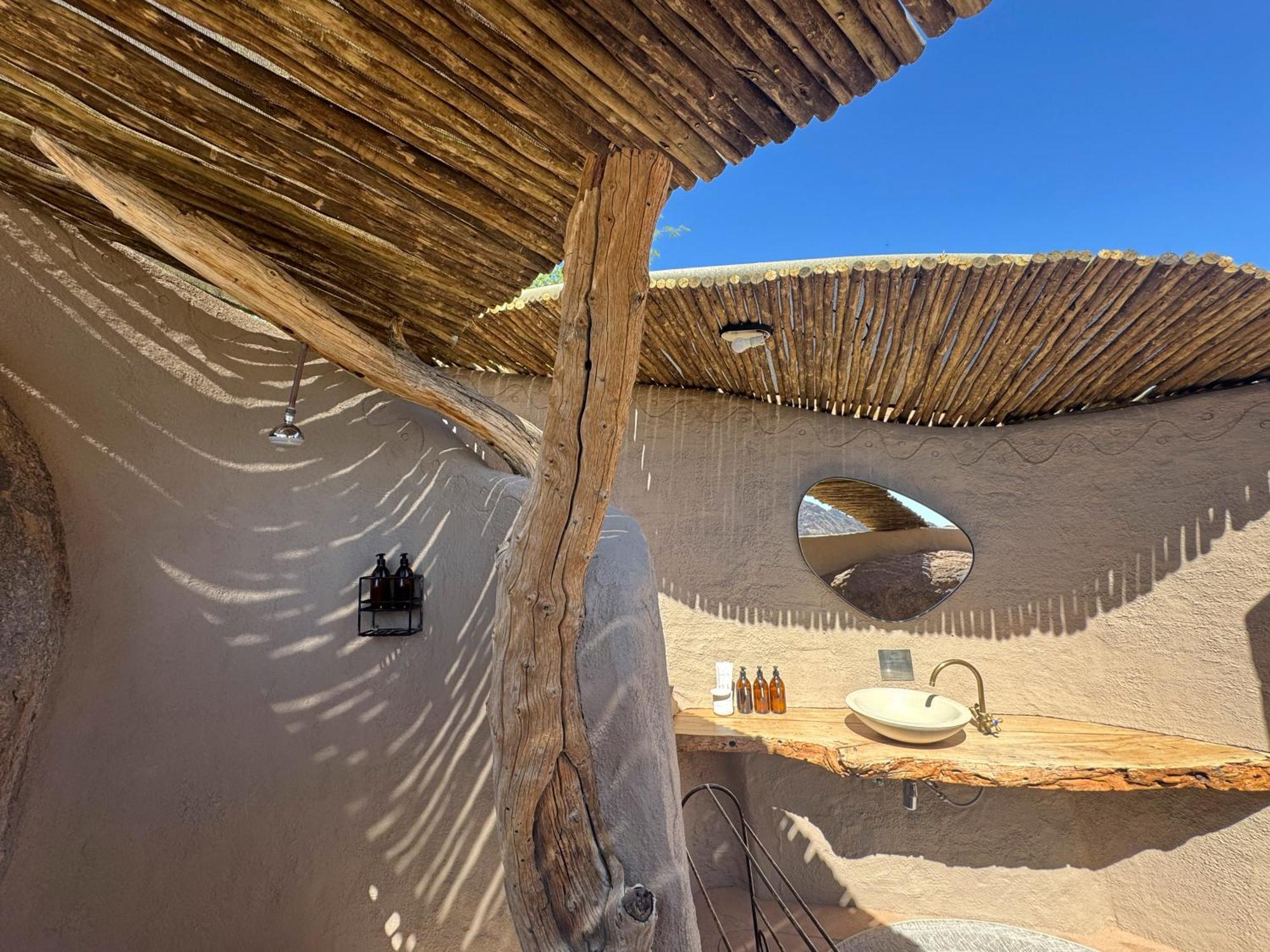 Camp Kipwe Hotel Twyfelfontein Exterior photo